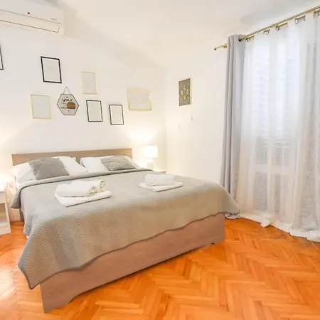 Apartments Ante Pakostane Exterior photo