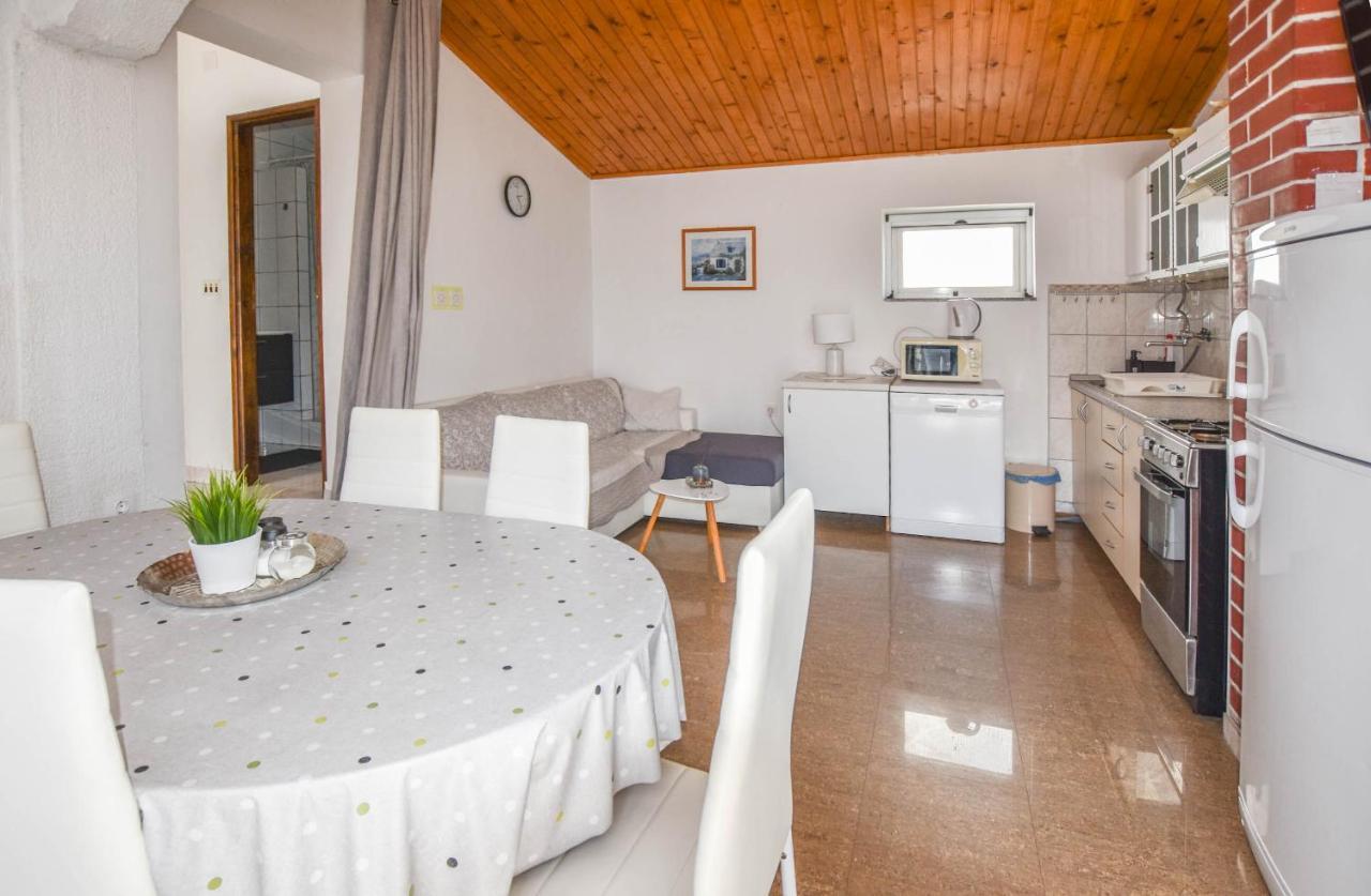 Ante Apartment